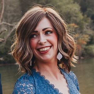 Meet your Posher, Holly